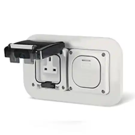 13A Priza + 20A DP SWITCH13A Priza + 20A DP SWITCH 13A M95x2(195x95mm) Scame Ofertă limitată